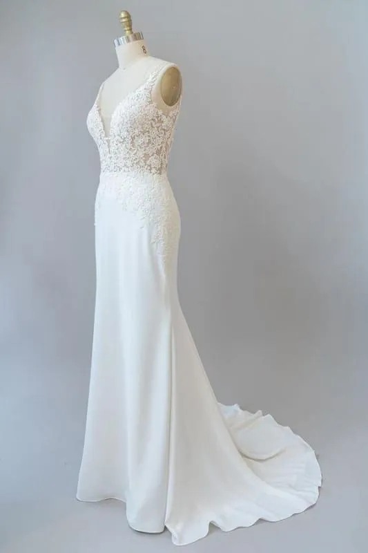 Elegant Lace Floor Length Mermaid Wedding Dress
