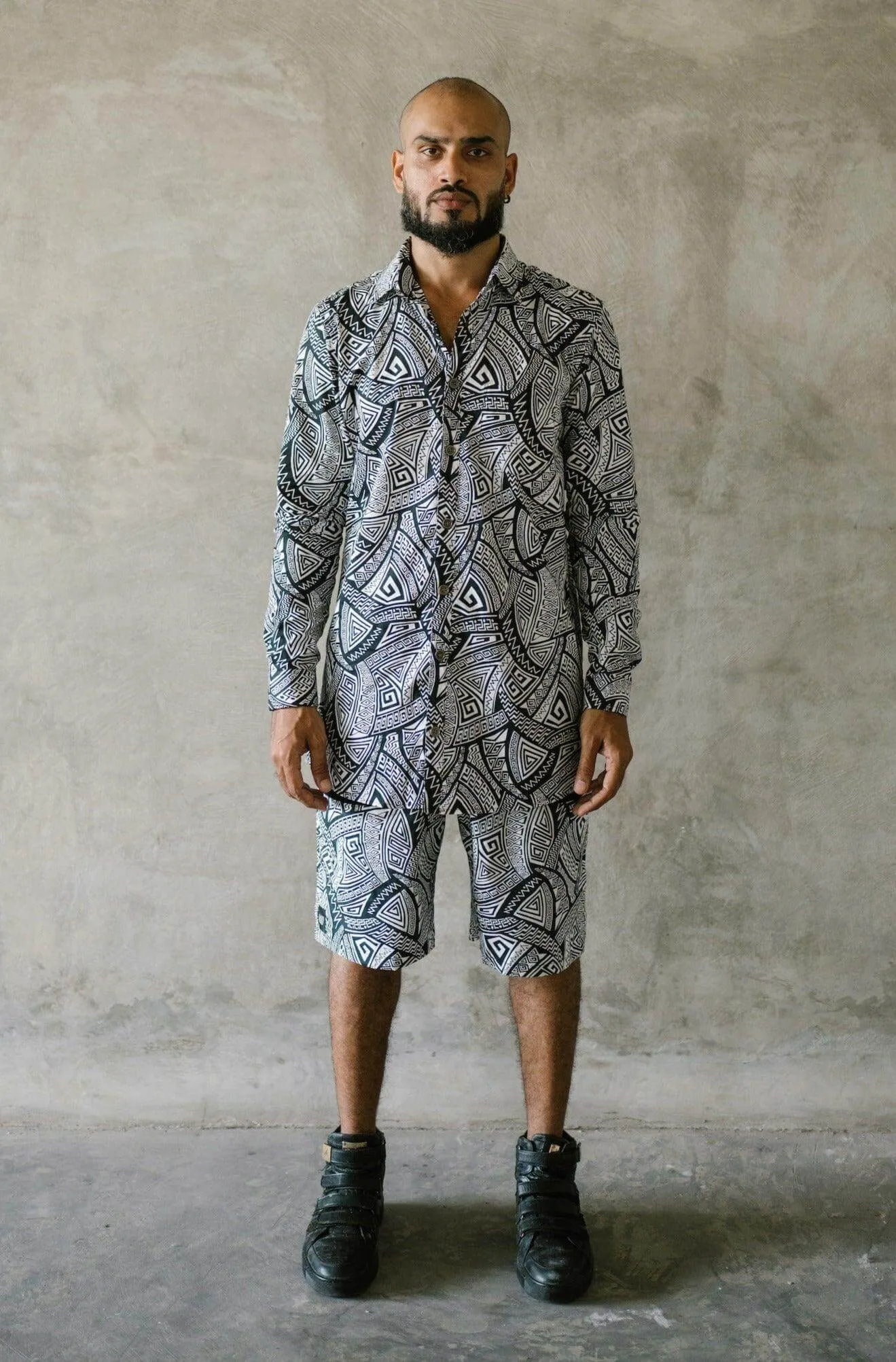 VALO SPIRIT PANTAI Black & White Tribal - Slim Fit Button Up Shirt