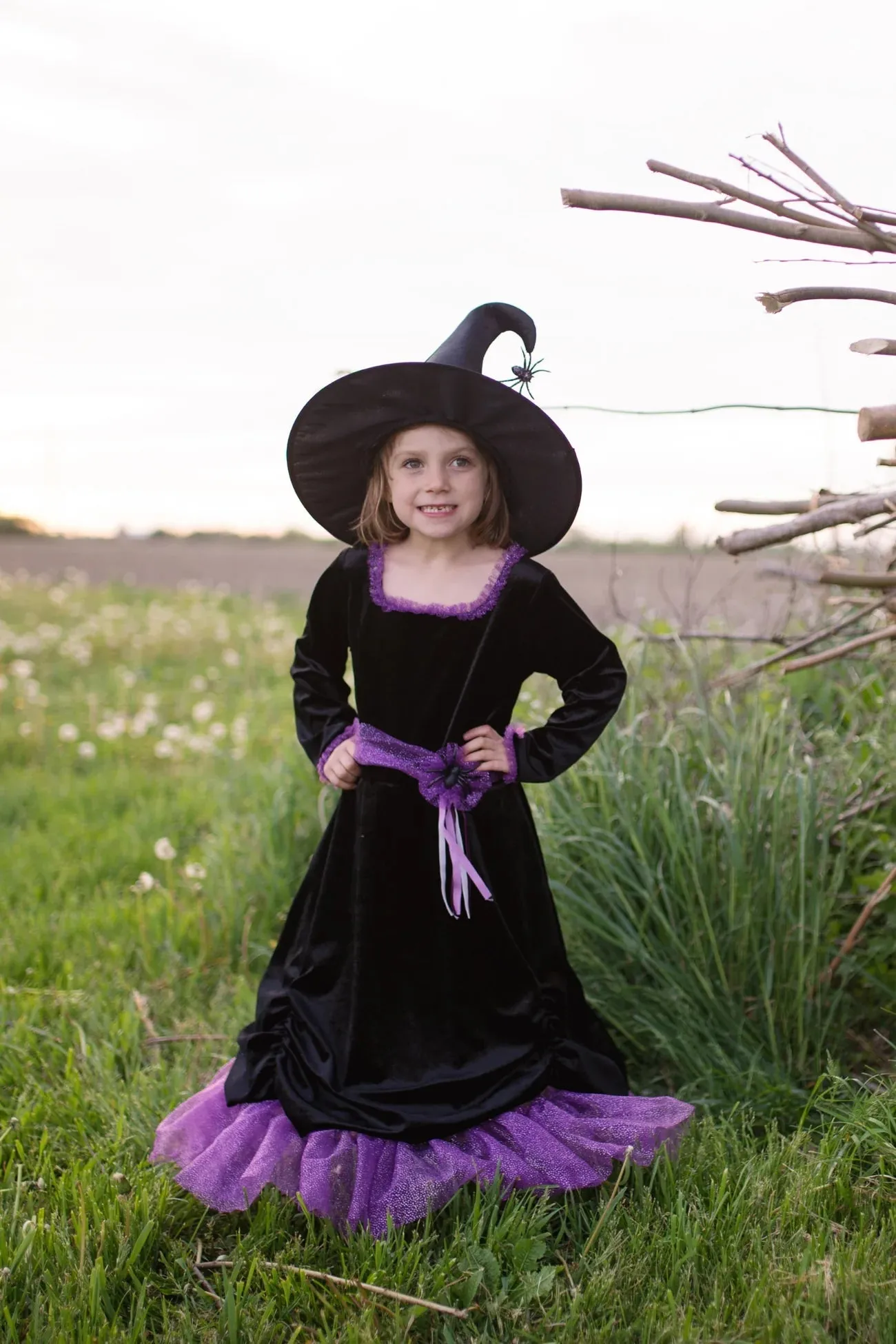 Vera the velvet witch dress with hat